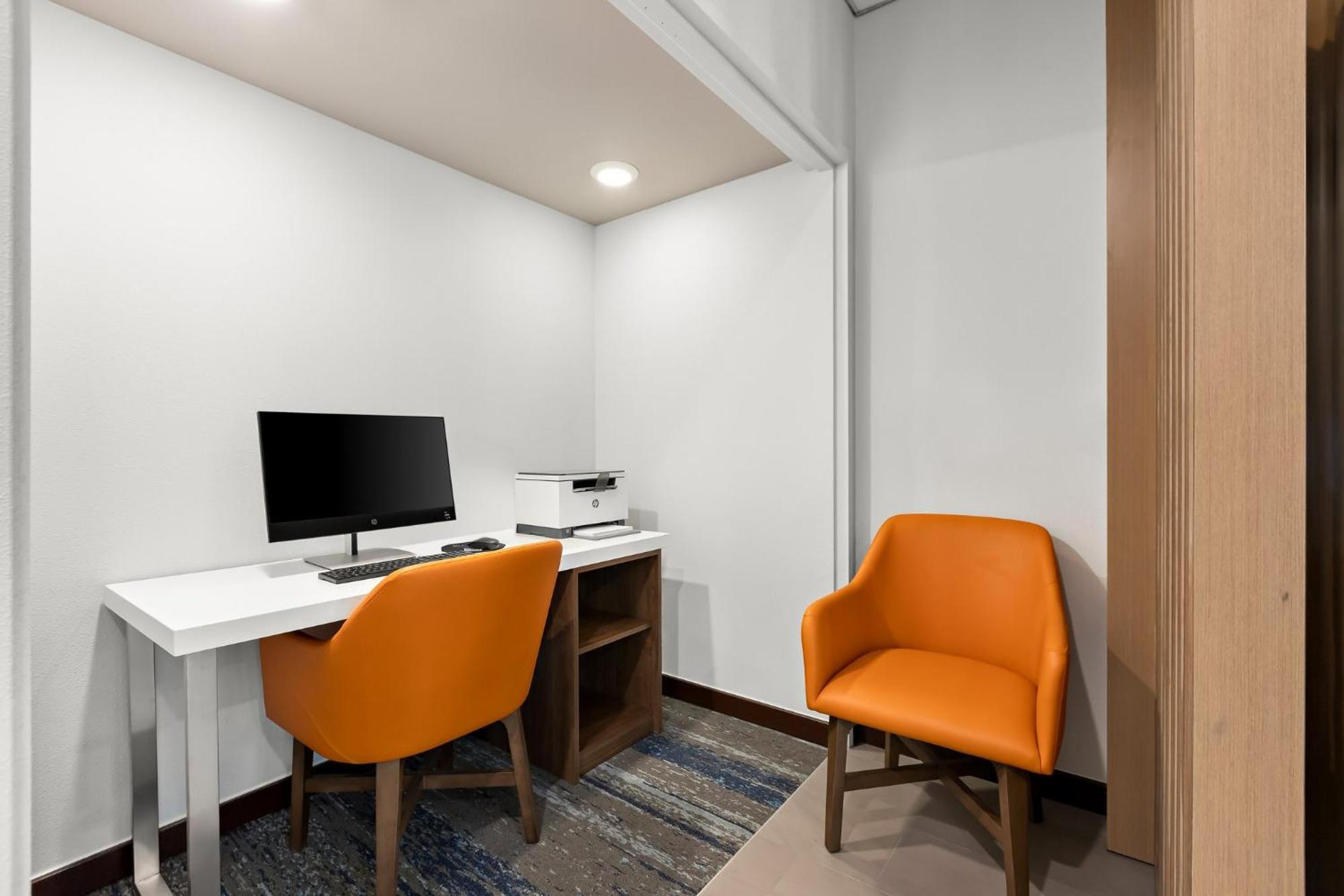 Holiday Inn Express Princeton Southeast By Ihg Plainsboro Екстер'єр фото